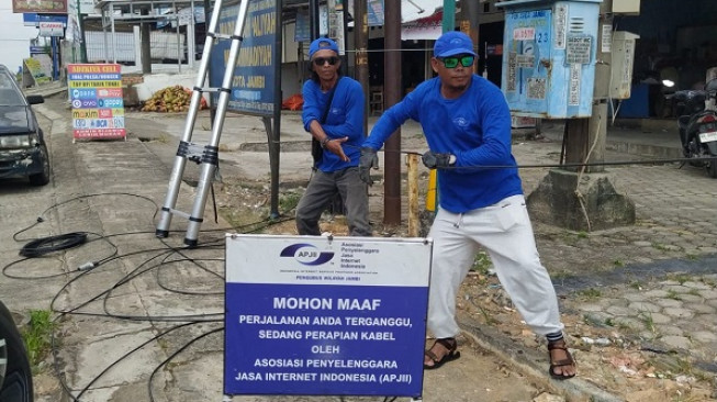 Kabel Jaringan Internet Semrawutan, APJII Jambi Bertindak